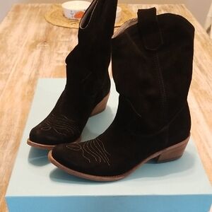 Alberto Fermani Black Heeled Boots with Suede Finish